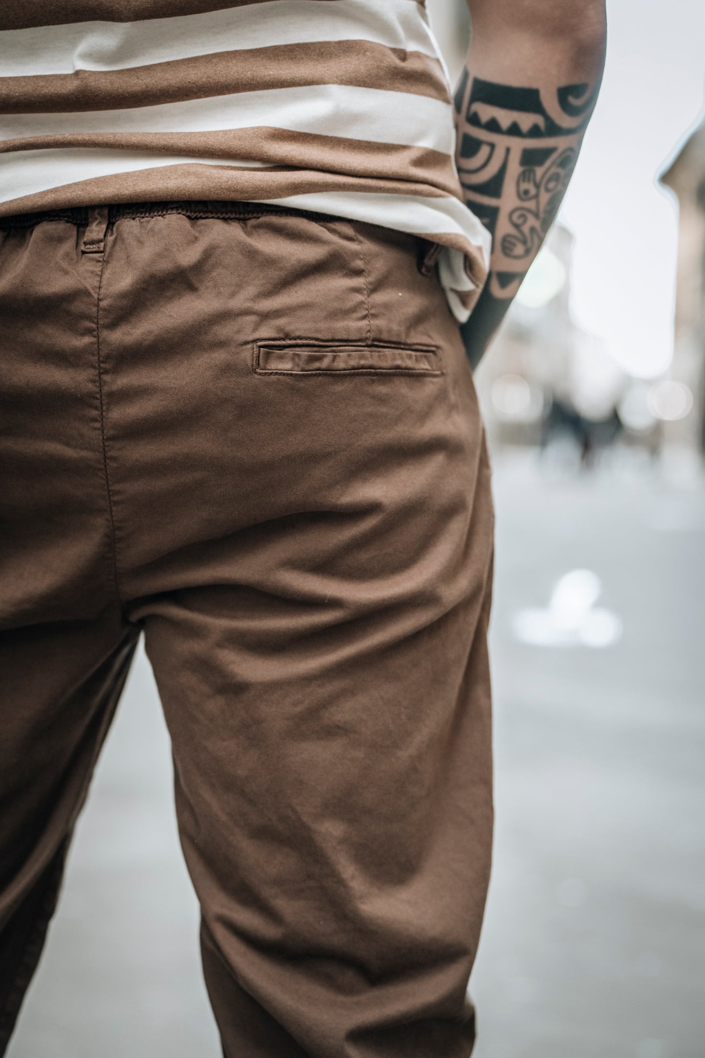 Pantalone Tapered con Pences