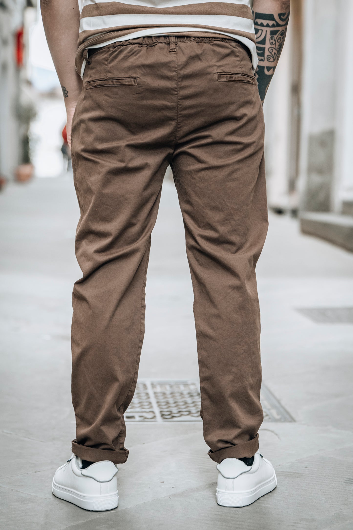 Pantalone Tapered con Pences