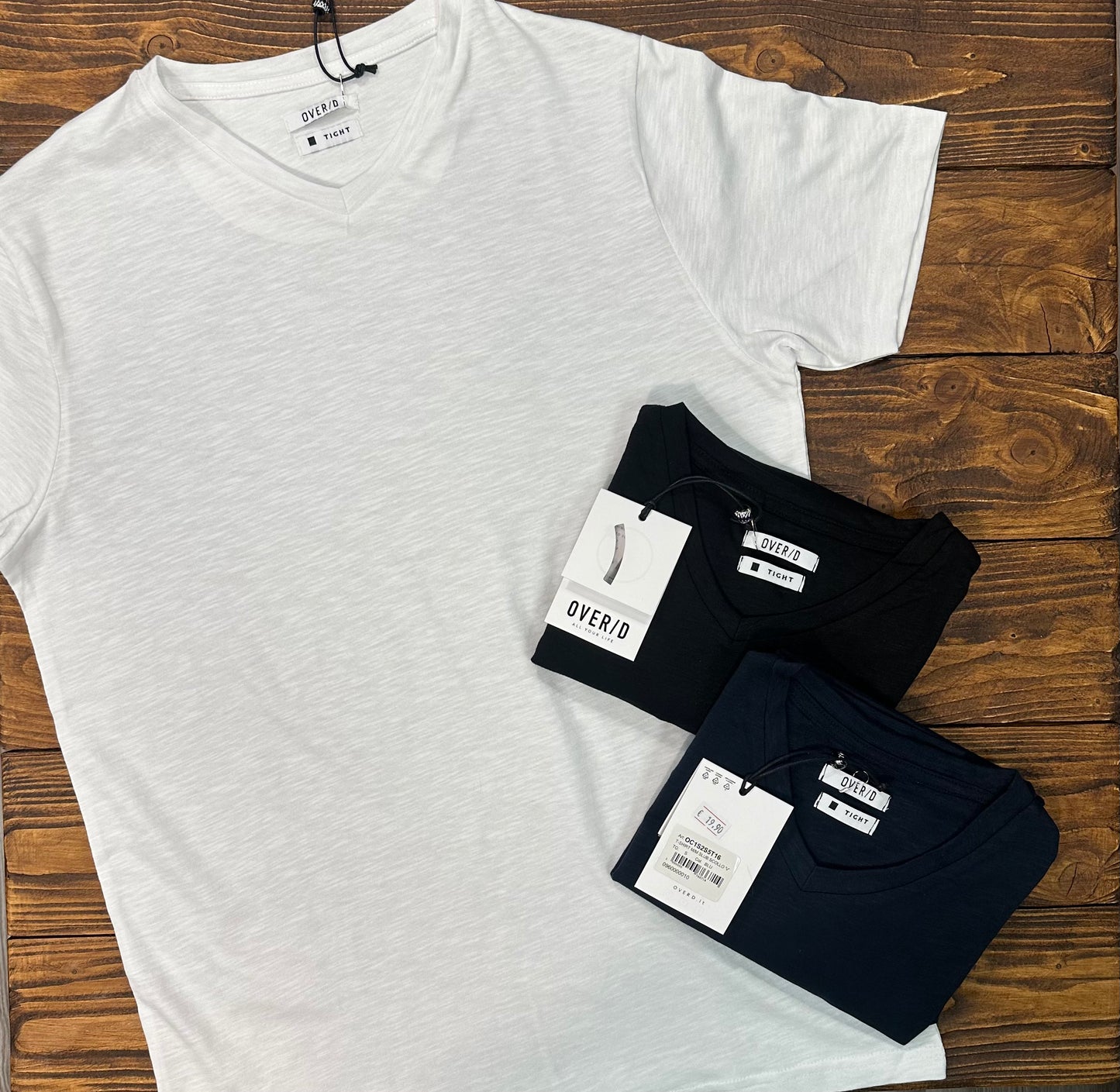 T-Shirt scollo a V OVER/D