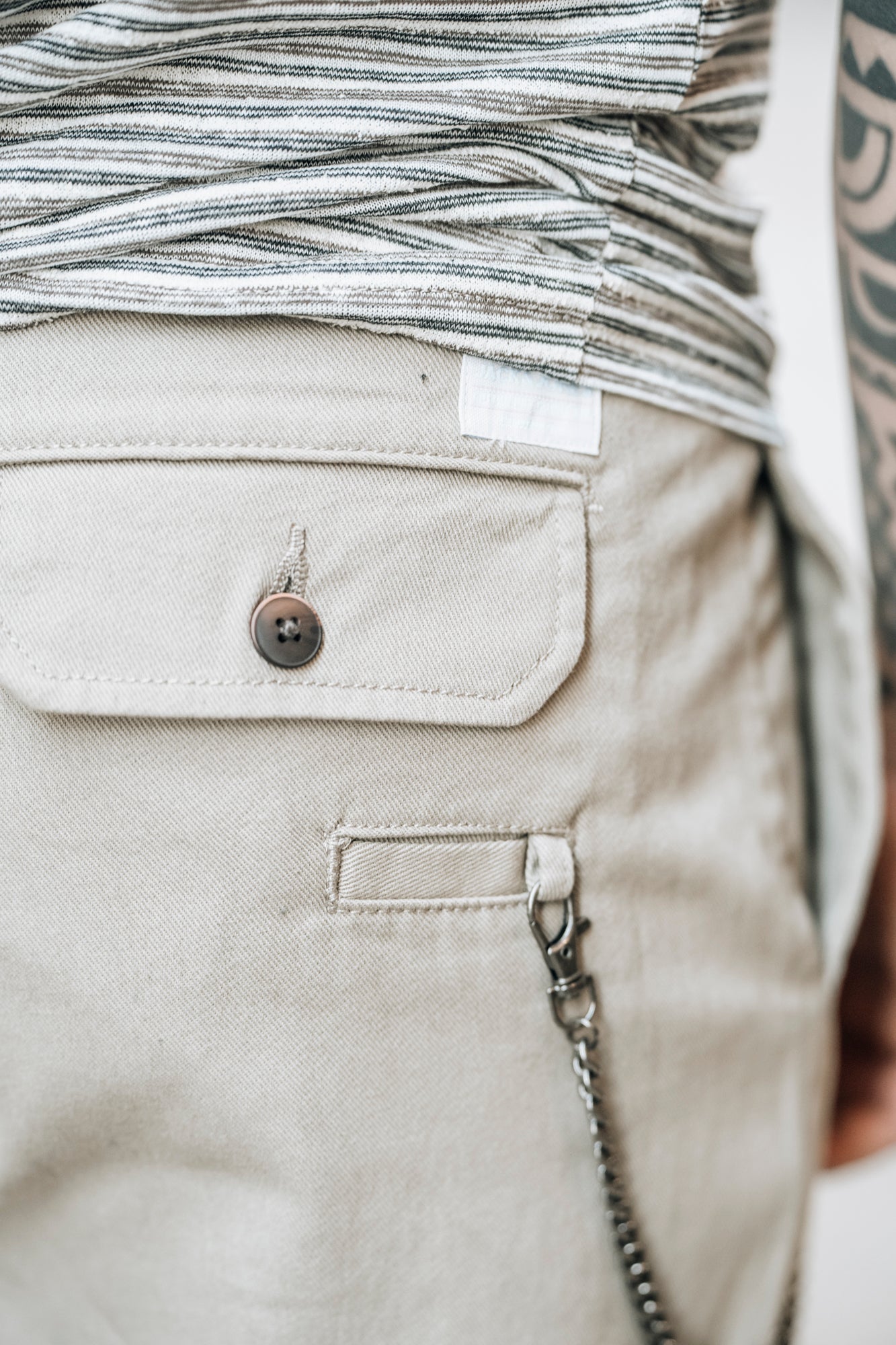 Pantalone con catena J&J