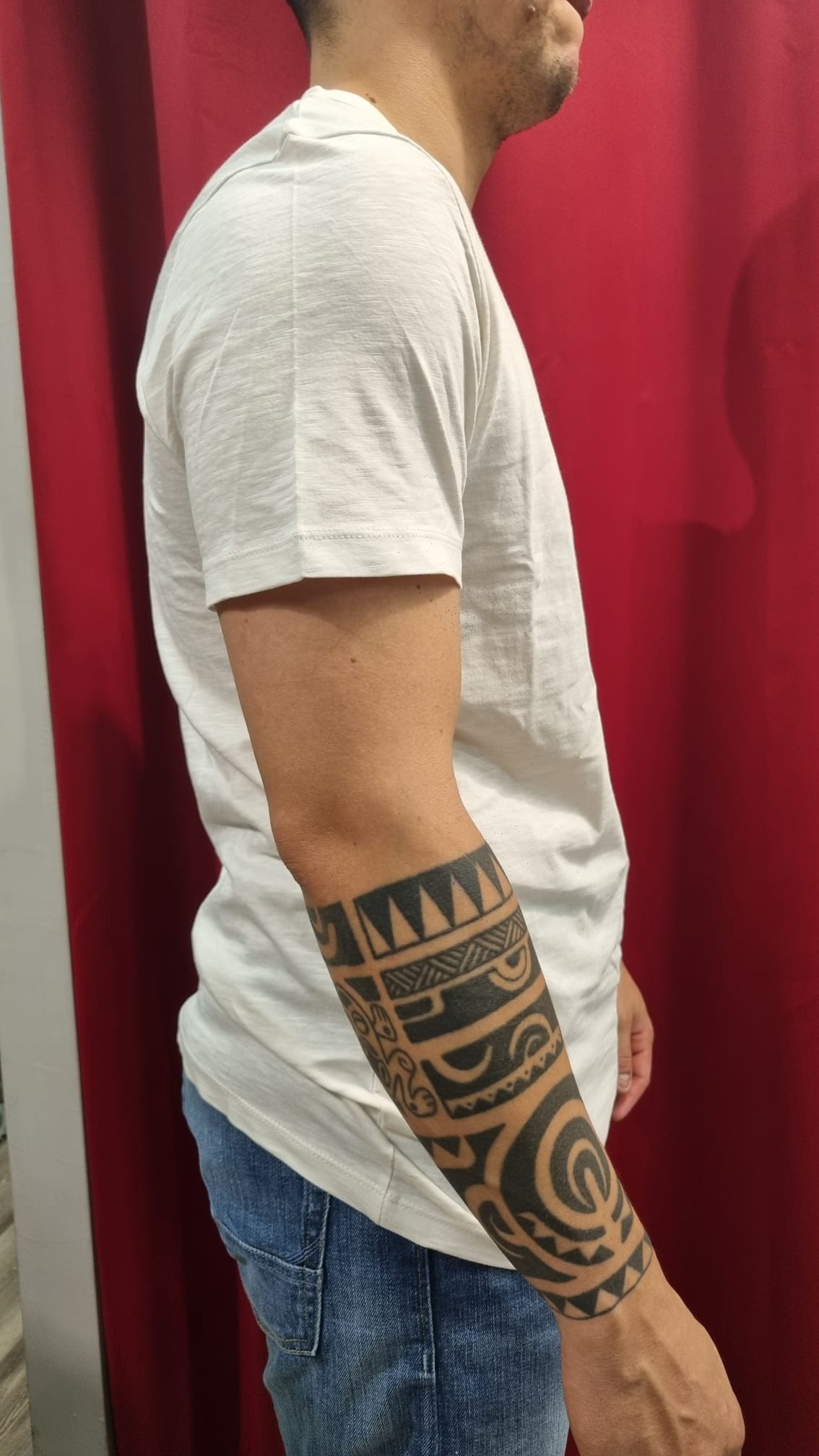 T-shirt con bottoni