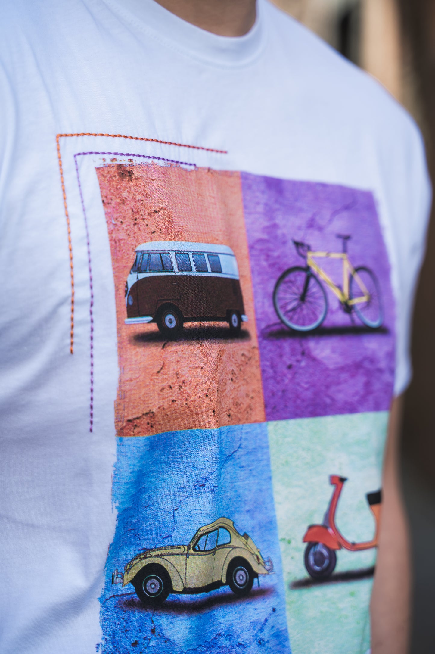 T-shirt con stampa OVER/D