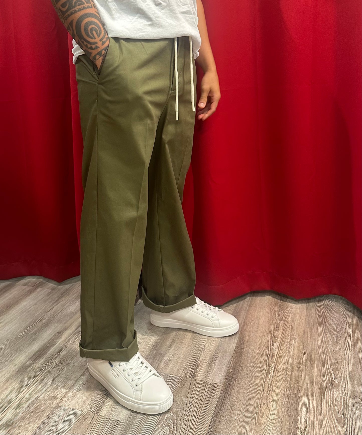 Pantalone con Laccio gamba larga