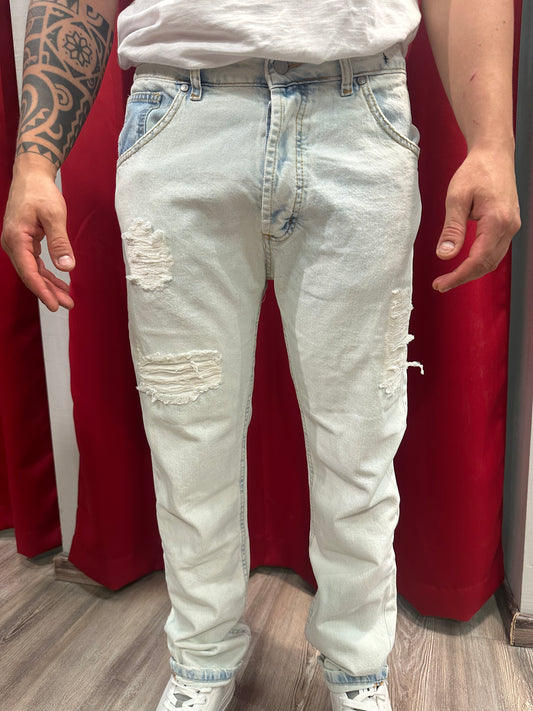 Pantalone Jeans con strappi