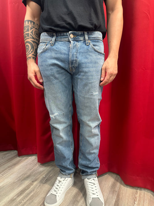 Pantalone Jeans Mike con piccoli strappi