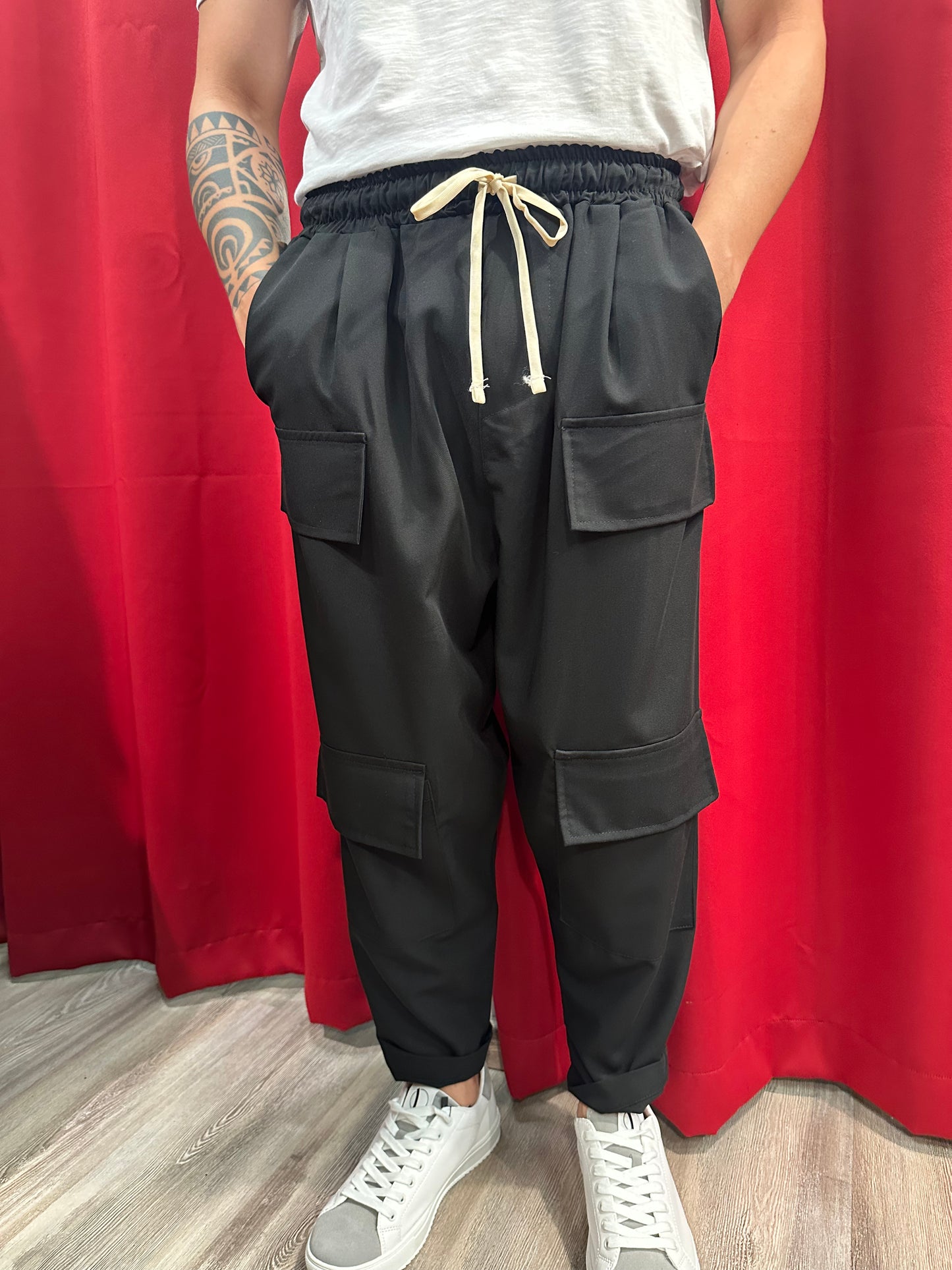 Pantalone Cargo con Laccio Multitasche